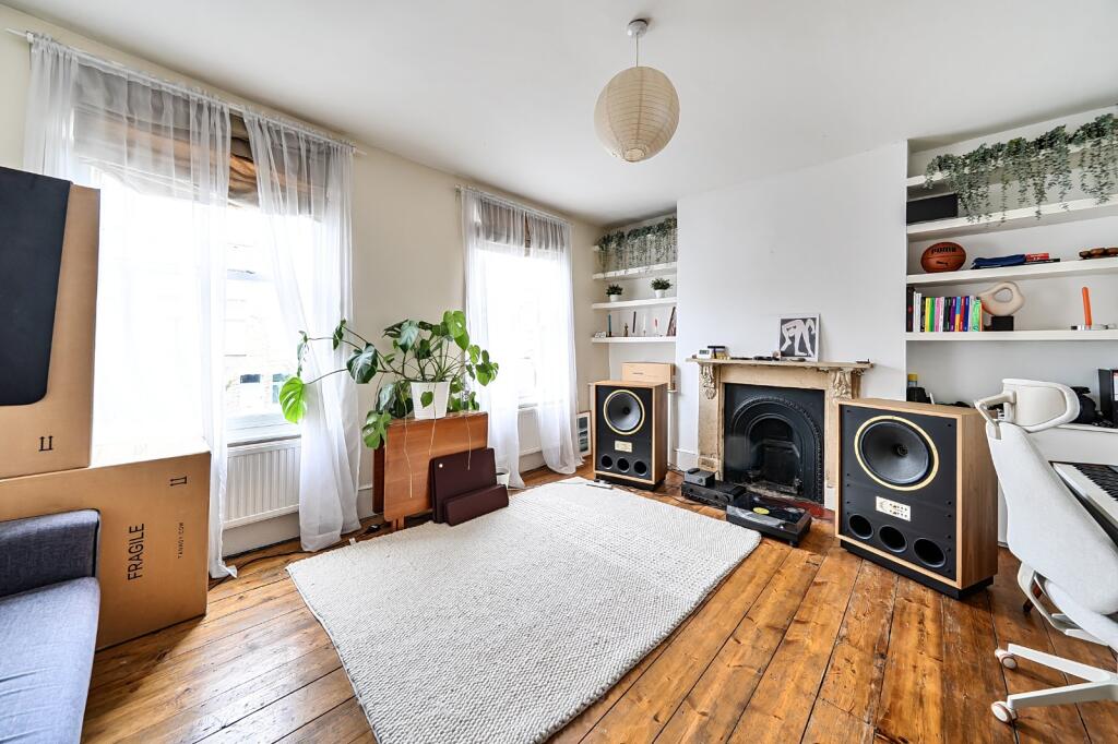 Apartment in London - View 2