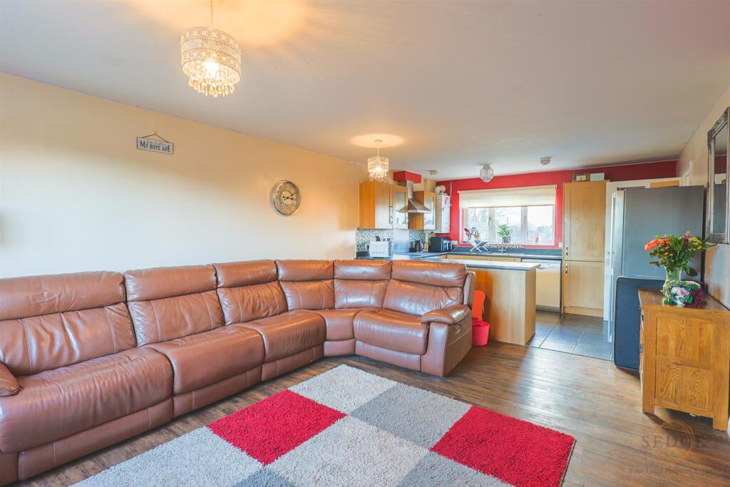 St. Laurence Close, Surfleet, Spalding photo 3