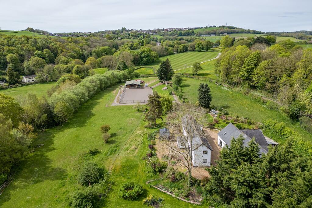House in Cerney, Brymbo - View 2