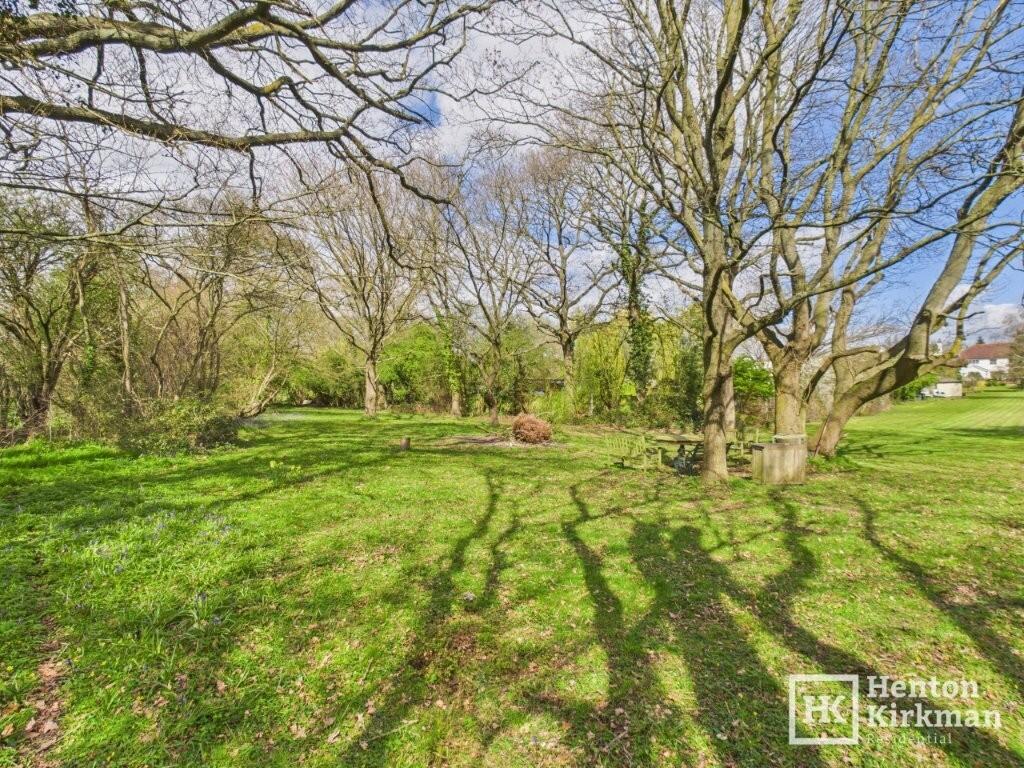 Noak Hill Road, Billericay, Essex, CM12 9UX photo 4
