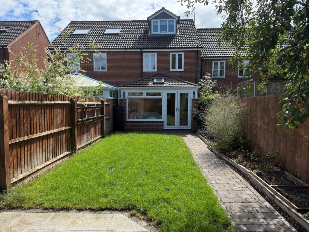 Main image of property: Adams Close, Buckingham, MK18 1WB
