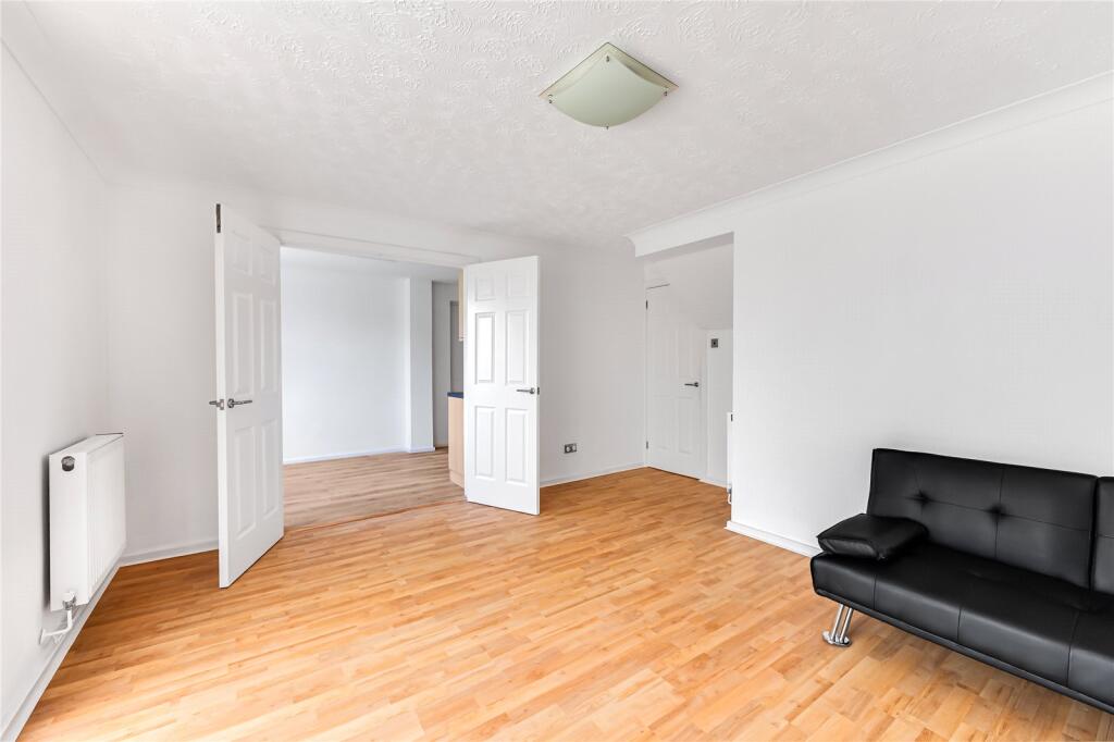 House in Barton-le-Clay, Central Bedfordshire - More