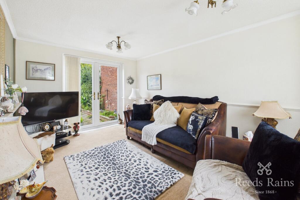 120, Delamere Drive, Macclesfield, Cheshire, SK10 photo 2