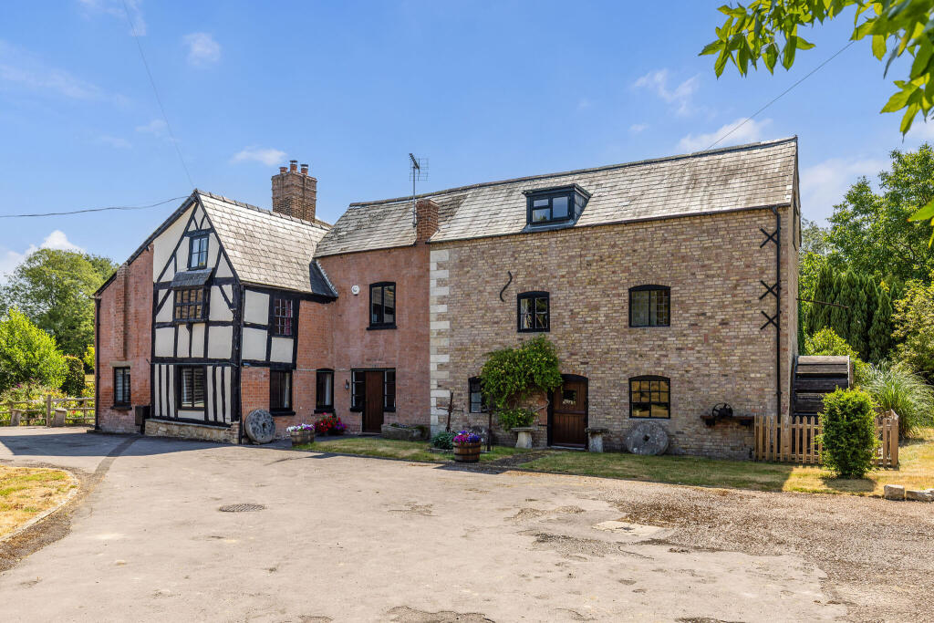 Main image of property: Bondend Road, Upton St. Leonards, Gloucester, GL4