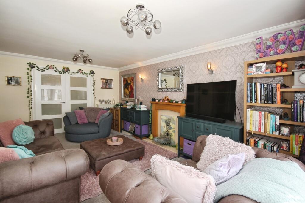 House in Warwick, Whitnash - View 5