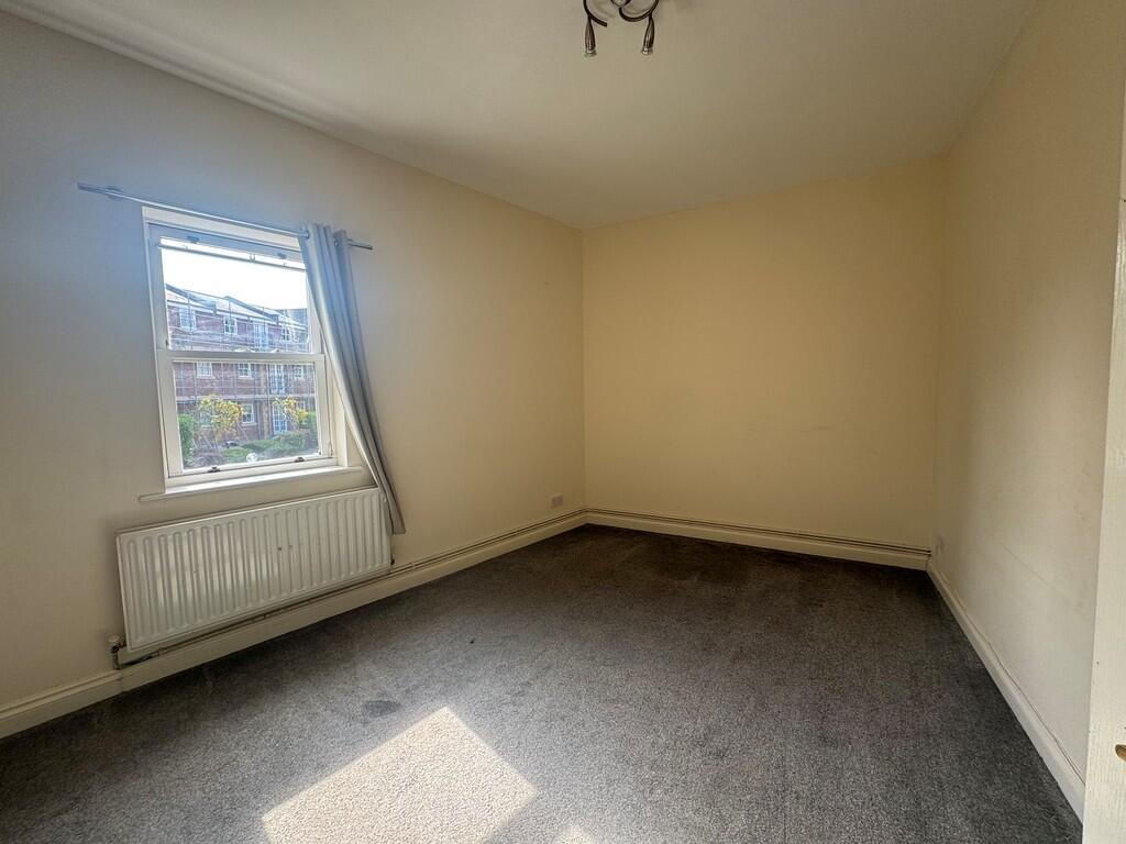 Apartment in Guildford, Surrey - View 2