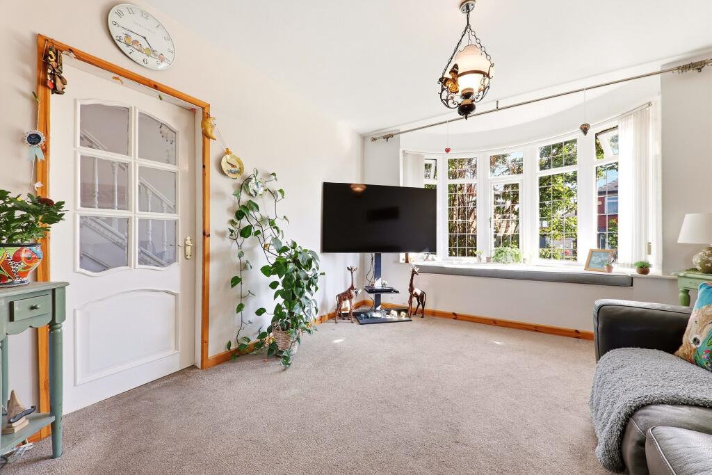 House in Leeds, West Yorkshire - View 4