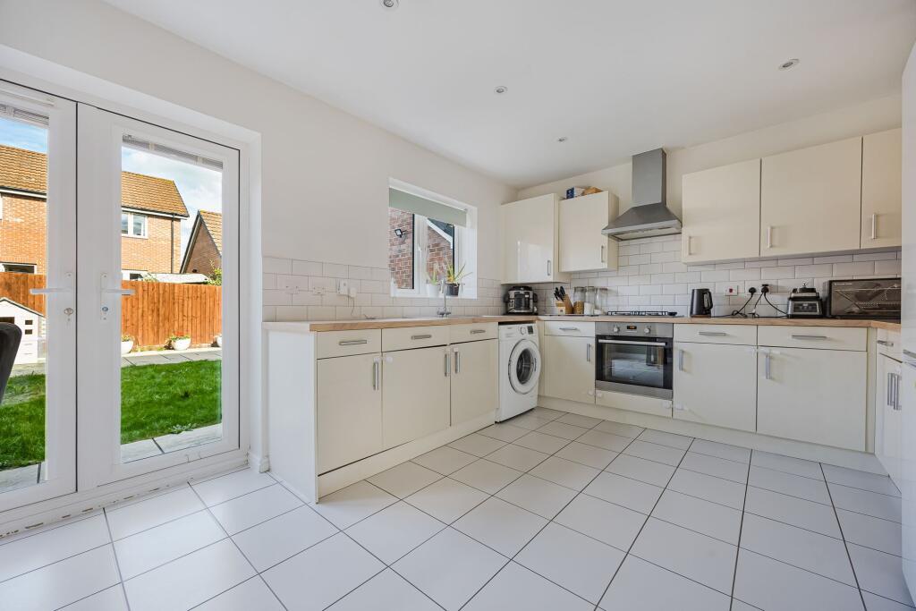House in Broad Blunsdon, St Andrews Ridge, St. Andrews - View 2