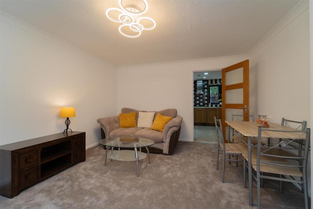 House in Manchester, Whalley Range - View 3