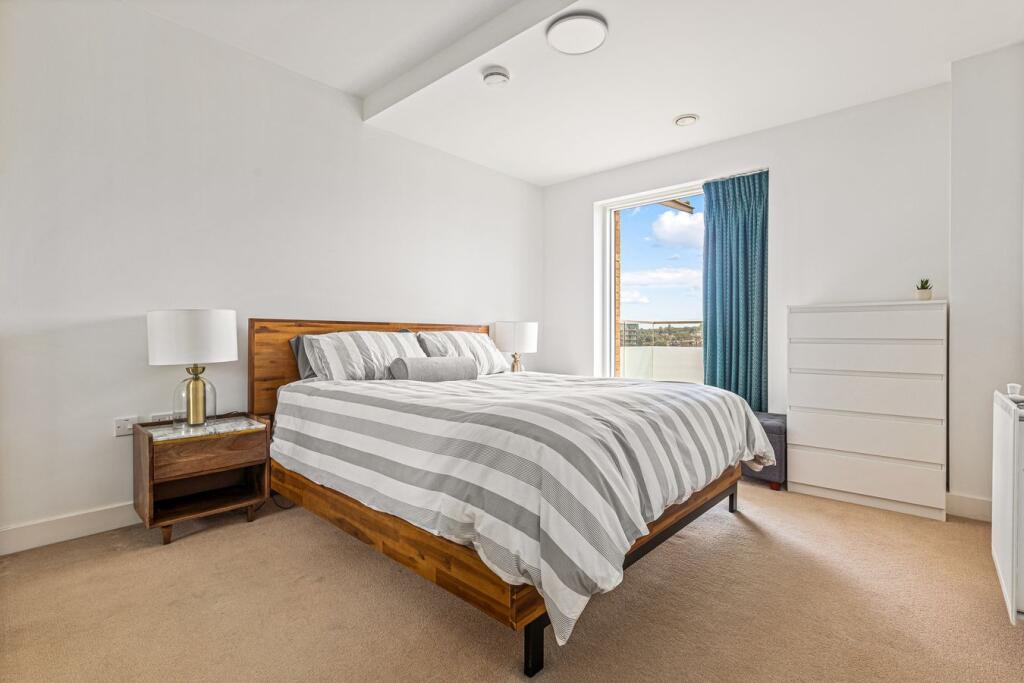 Apartment in London - More