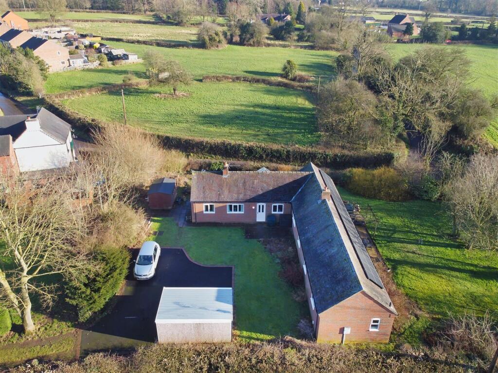 Rose and Ivy Cottages, Roston photo 3