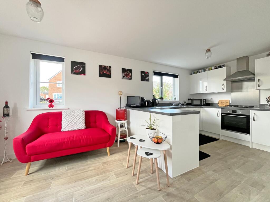 House in Gloucester, Kingsway, Grange - More
