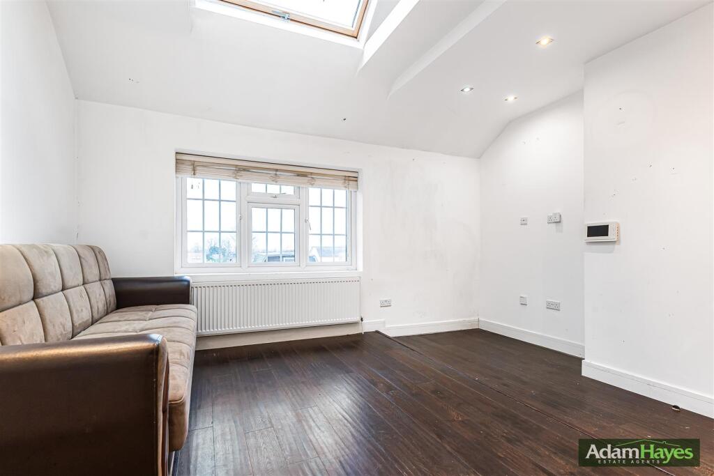 Main image of property: Castle Mews, North Finchley, N12