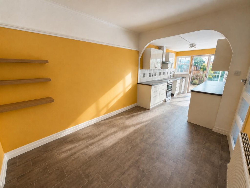 House in Pensby, Liverpool City Region - More