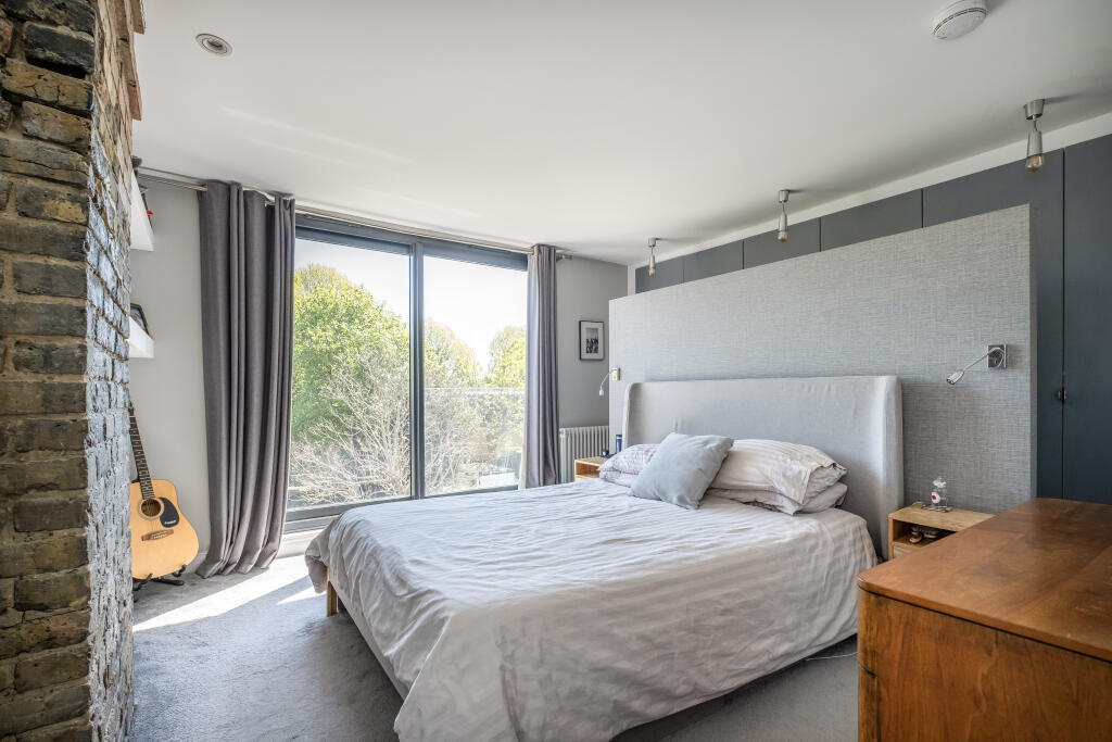 House in Richmond, Kew - View 5