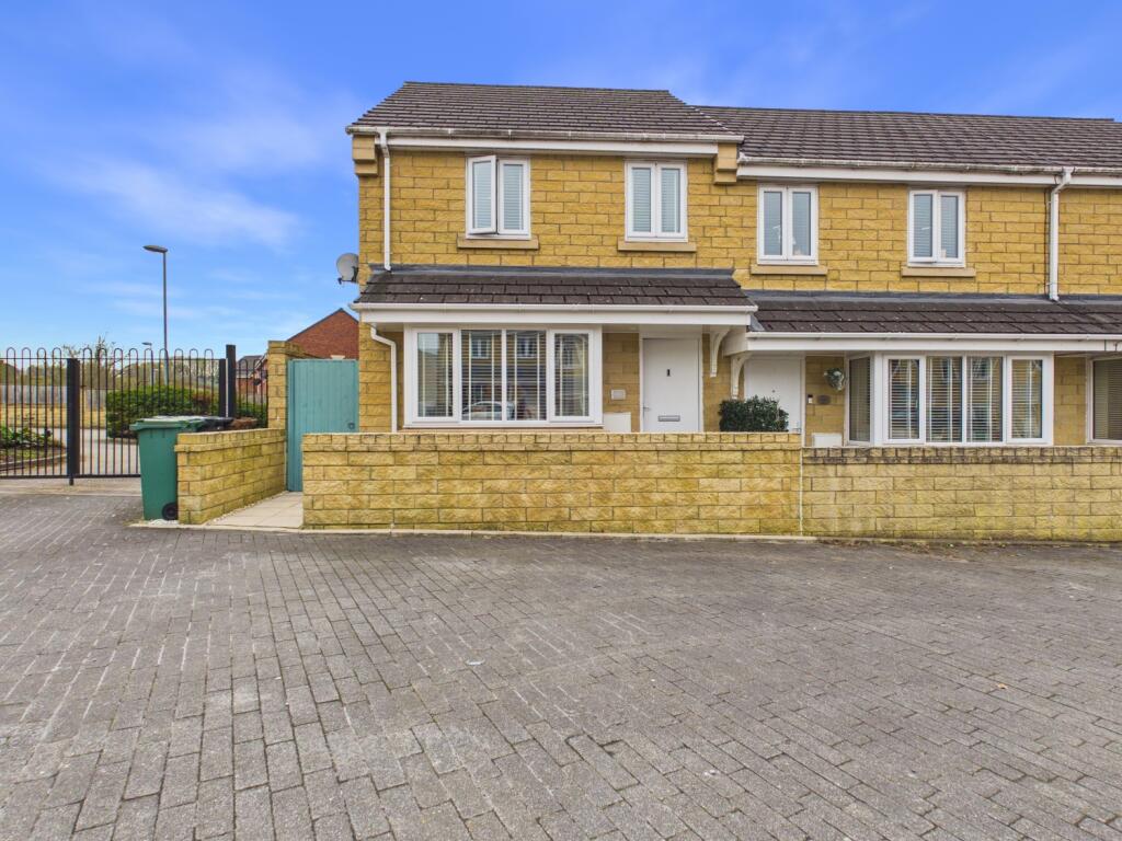 Main image of property: Pudding Fold, Hyde, SK14 3EU