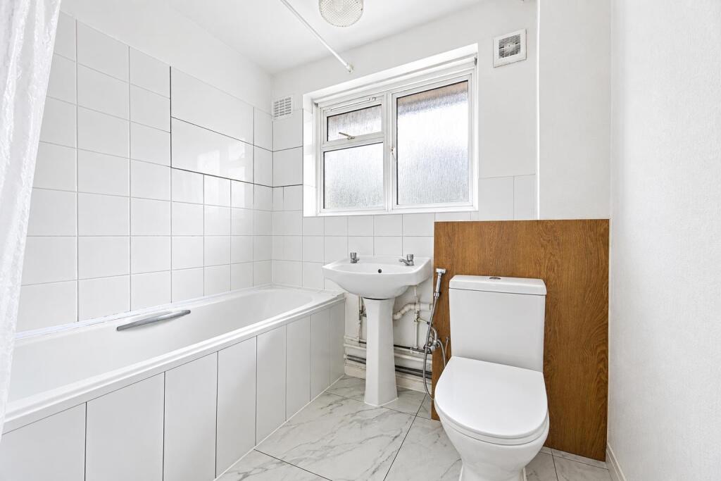 Apartment in London, Cowley - More