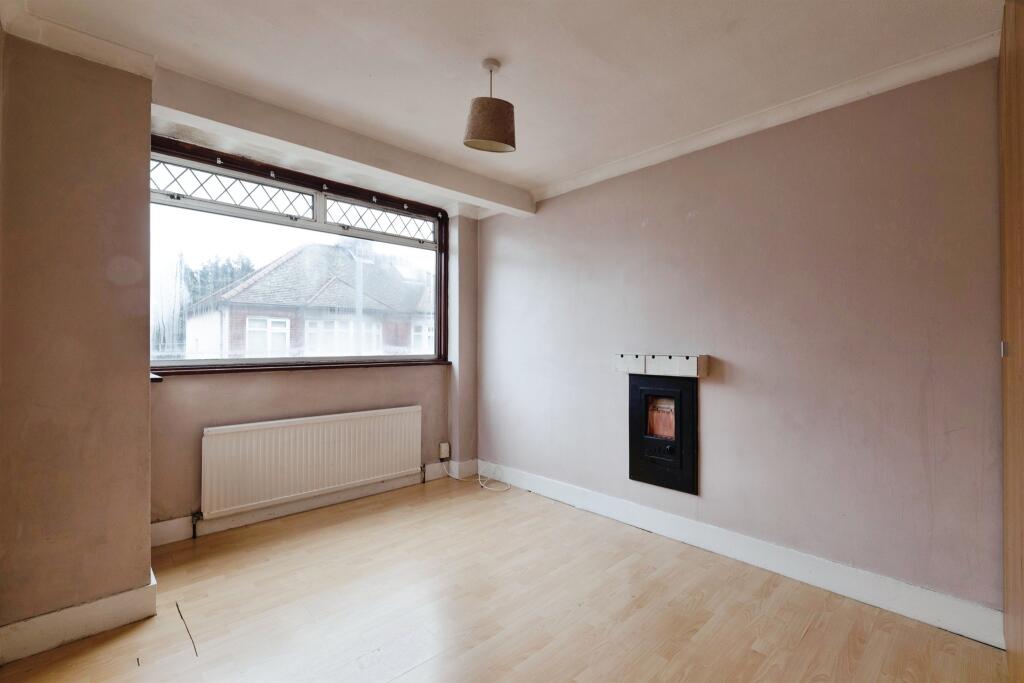 House in Barking, Thames View - View 2
