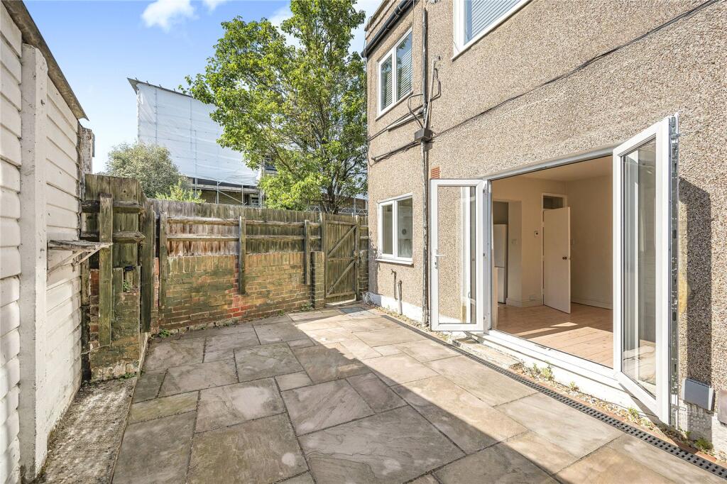 Apartment in London - More