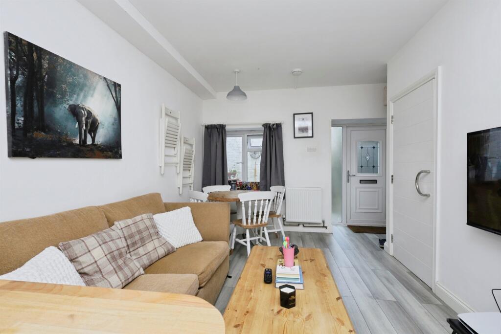 Grove Road, Eastbourne photo 3