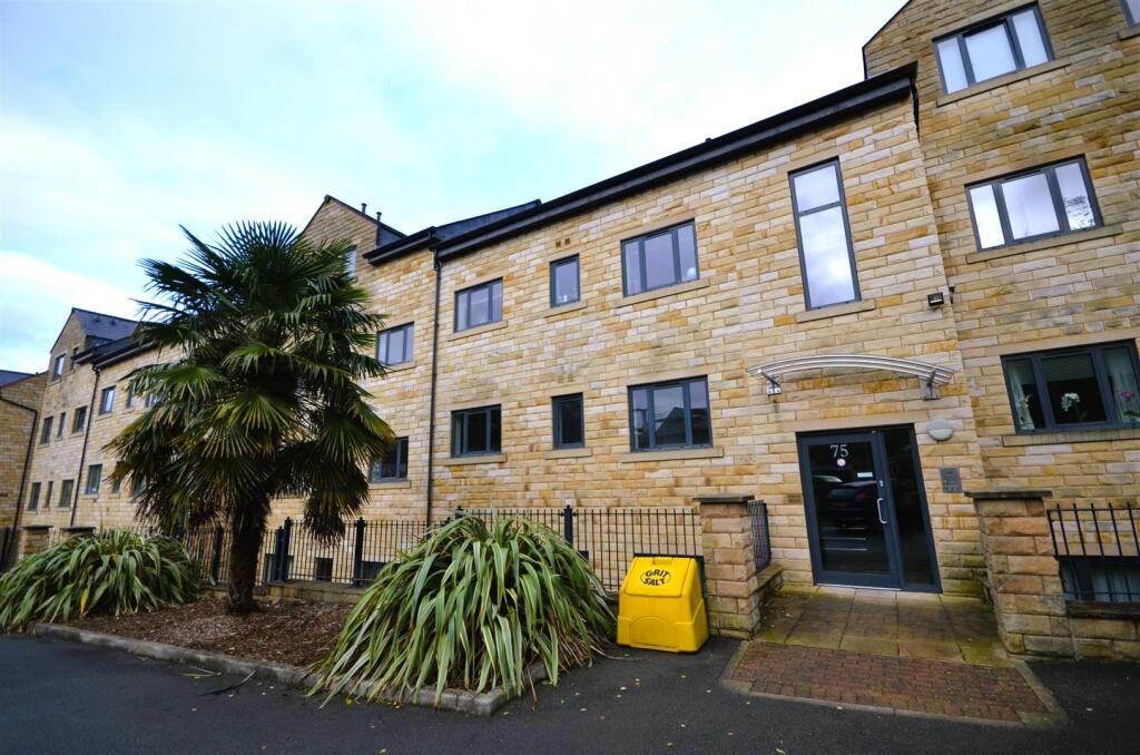 2-bed flat on Apartment 12, Stile 24, 73 Newsome Road, Huddersfield HD4, £125,000
