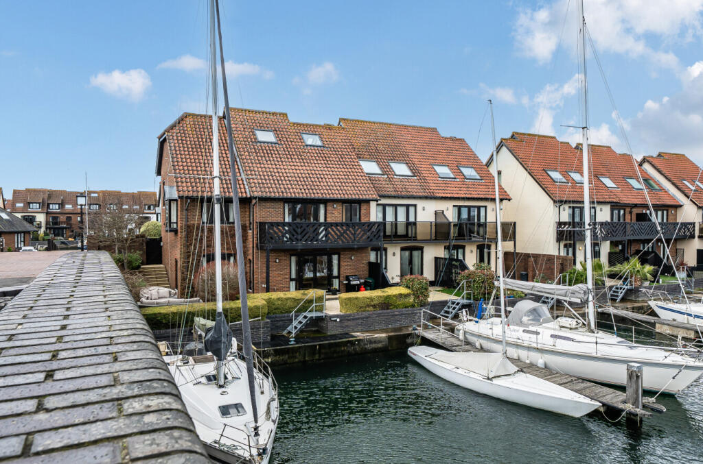 Main image of property: Velsheda Court, Hythe, Southampton, SO45