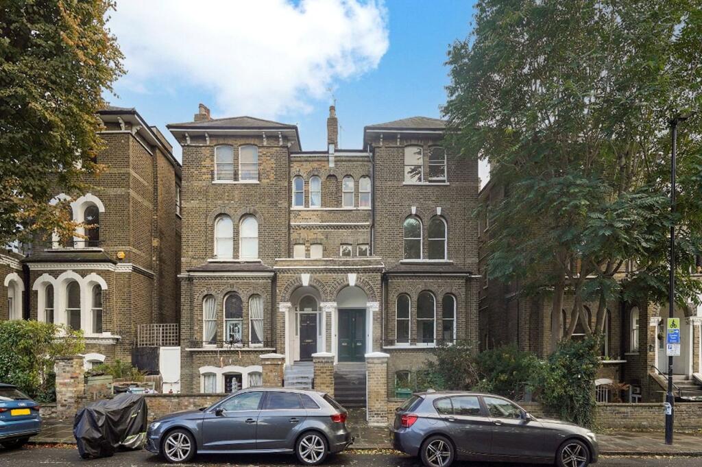 2-bed flat on South Villas, London, NW1, £600,000