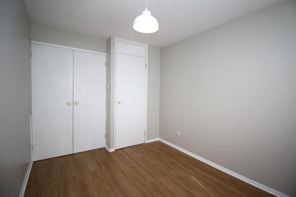 Apartment in Basildon, Billericay - More