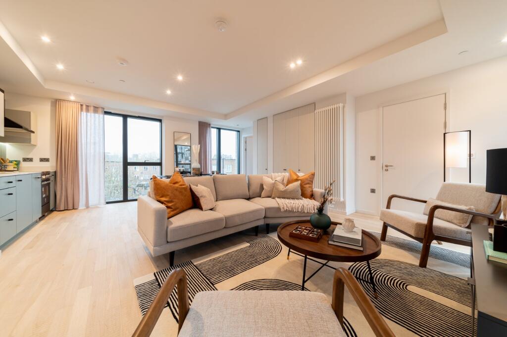 1-bed flat on The Brentford Project, 
Catherine Wheel Road, TW8, £480,000