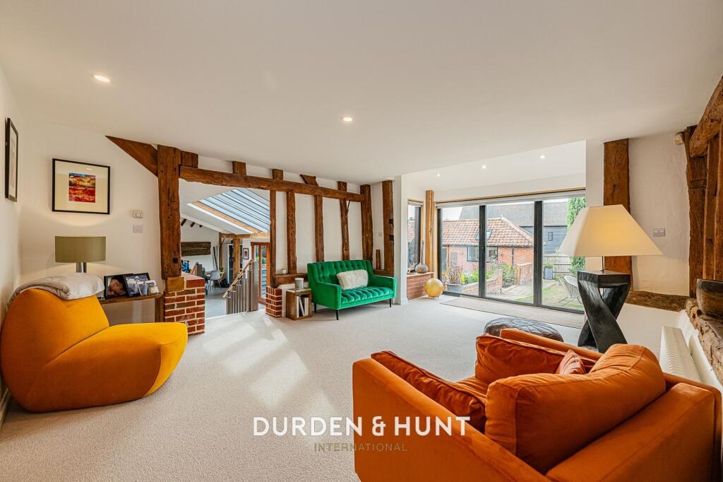 House in Epping Forest, Abbess, Beauchamp and Berners Roding - View 5