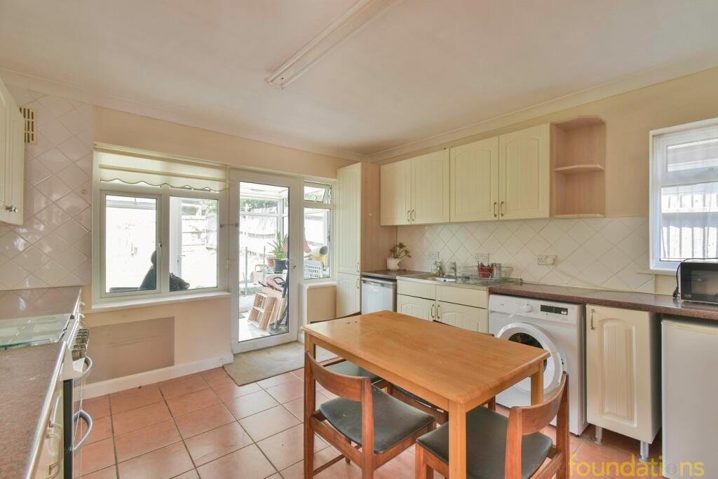 Bancroft Road, Bexhill-on-Sea, TN39 photo 4