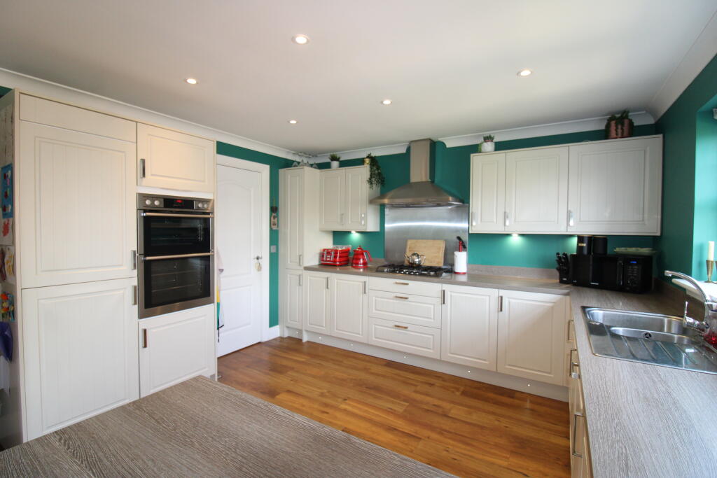 House in Bridge of Weir, Ranfurly, Renfrewshire - View 5