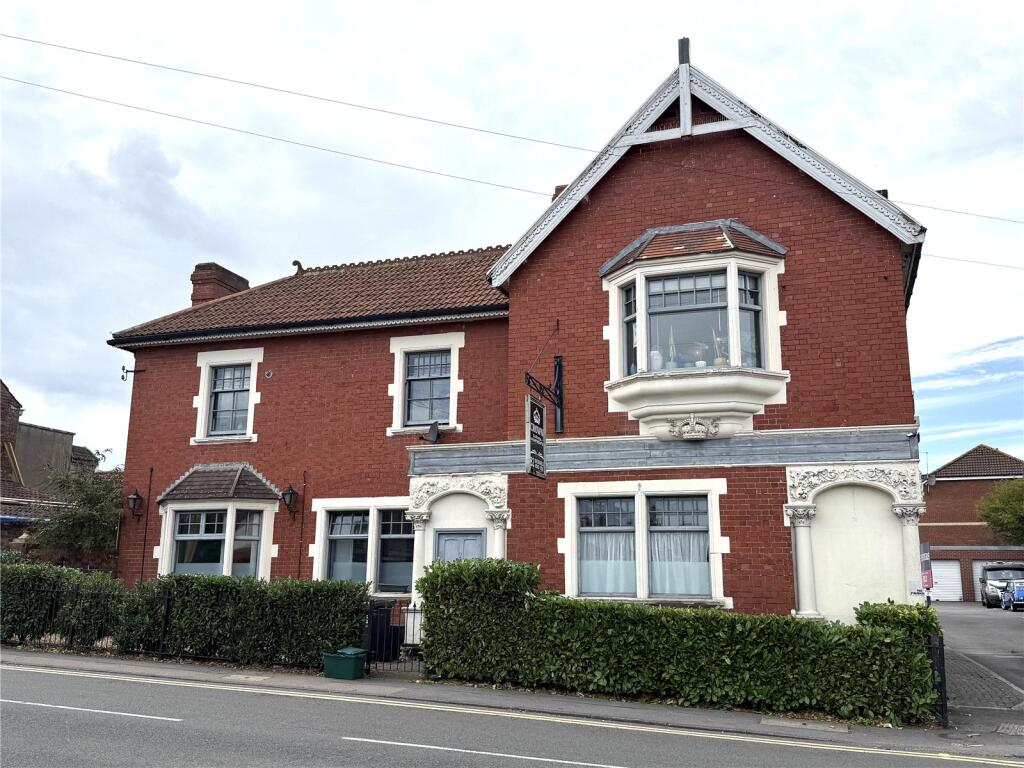 Crown Garden Apartment, 82 Soundwell Road, Bristol, BS16