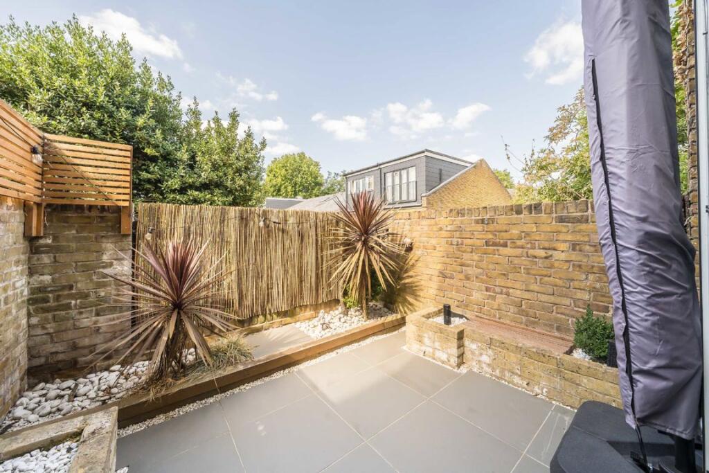 Apartment in London - View 4