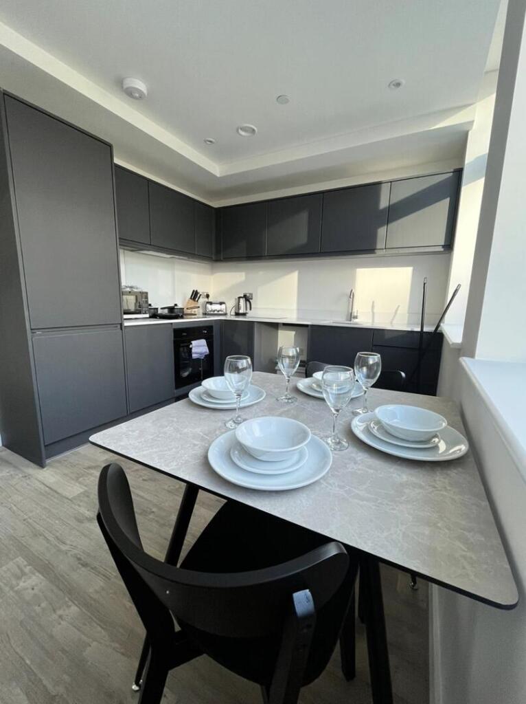 Apartment in Manchester, Old Trafford - More