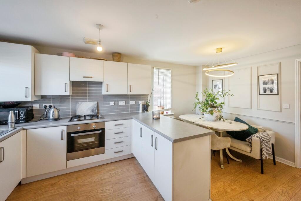 House in Doncaster, Thorne - View 5