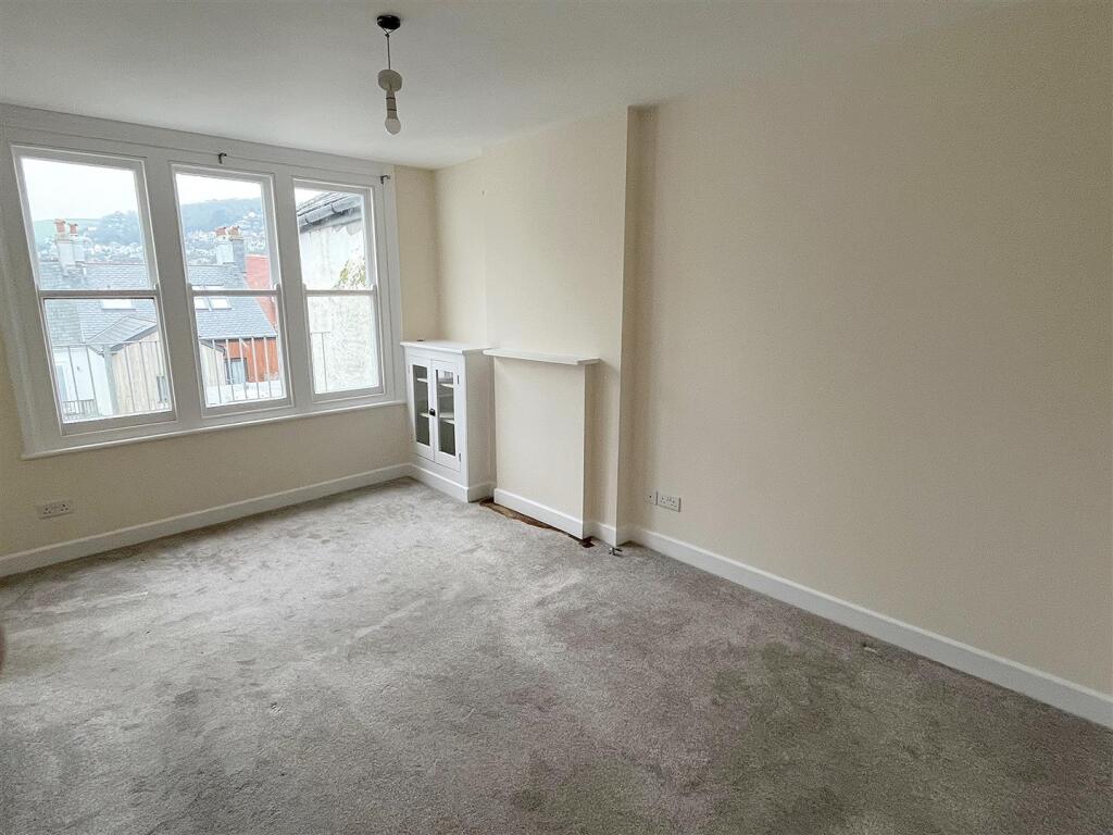 11 Lower Street, Dartmouth photo 4