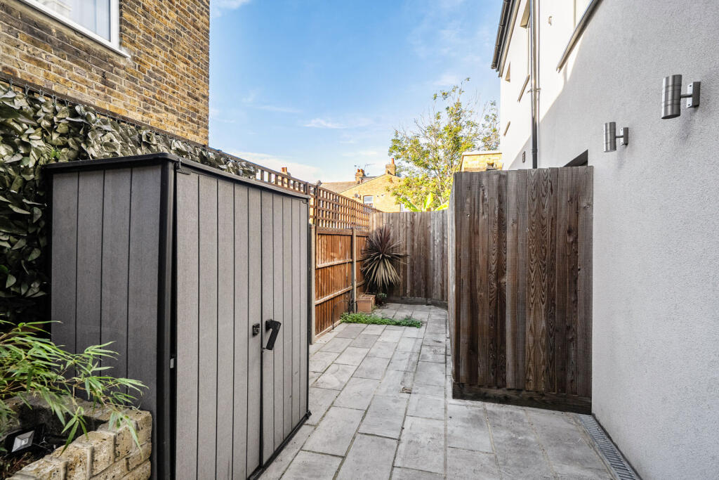 Apartment in London - View 4