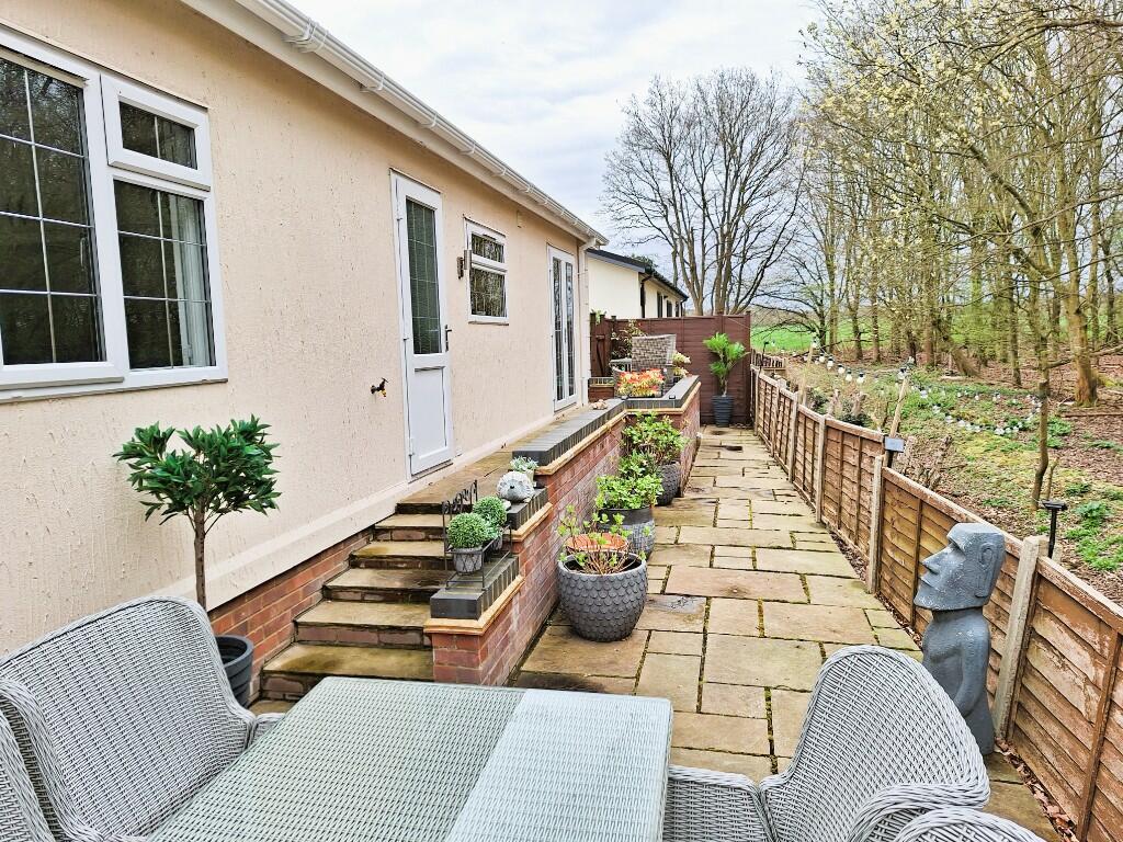 Woodside Lane, Hatfield, Hertfordshire, AL9 photo 4