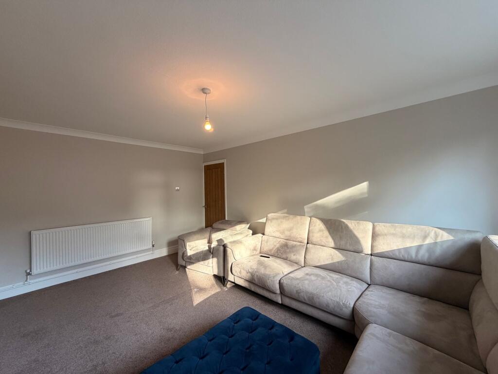 Apartment in Solihull, Castle Bromwich - View 4