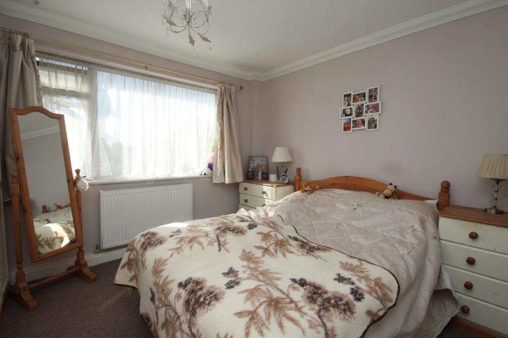 Hythe Road, Poole, BH15 photo 4