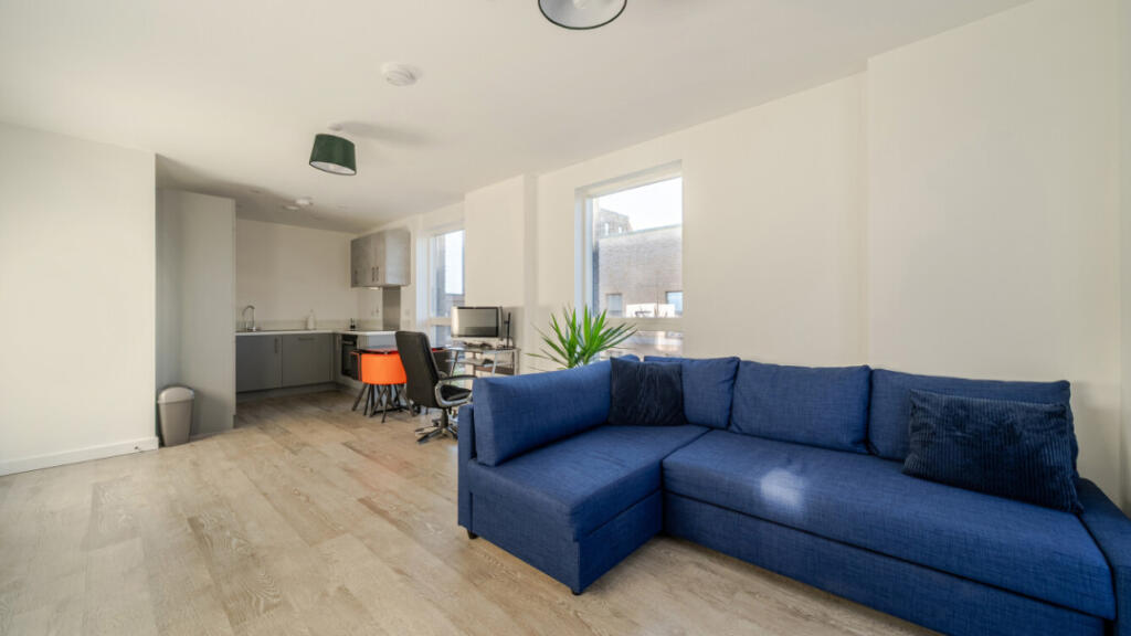 Carraway Street, Reading, RG1 3GE photo 2