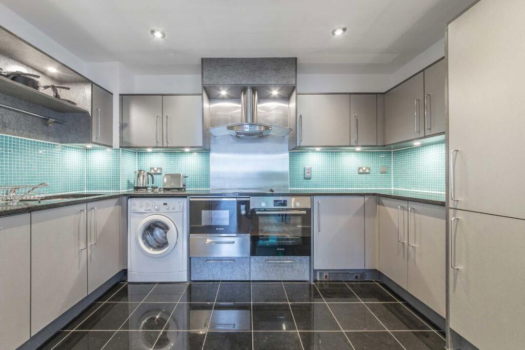 Drake House, Nine Elms photo 4