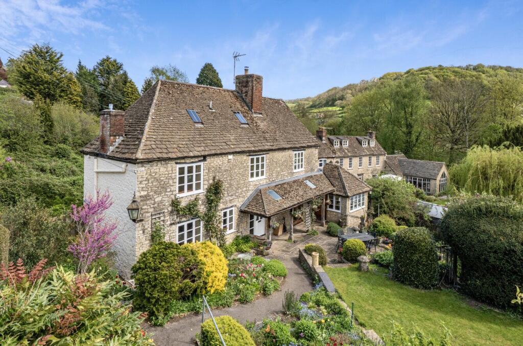 Main image of property: Holywell Road, Wotton-under-Edge, Gloucestershire, GL12