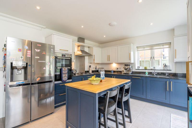 House in Chichester, Westhampnett - View 4