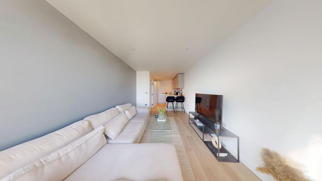 Main image of property: Pinnacle Apartments, 11 Saffron Central Square, Wellesley Road, CR0