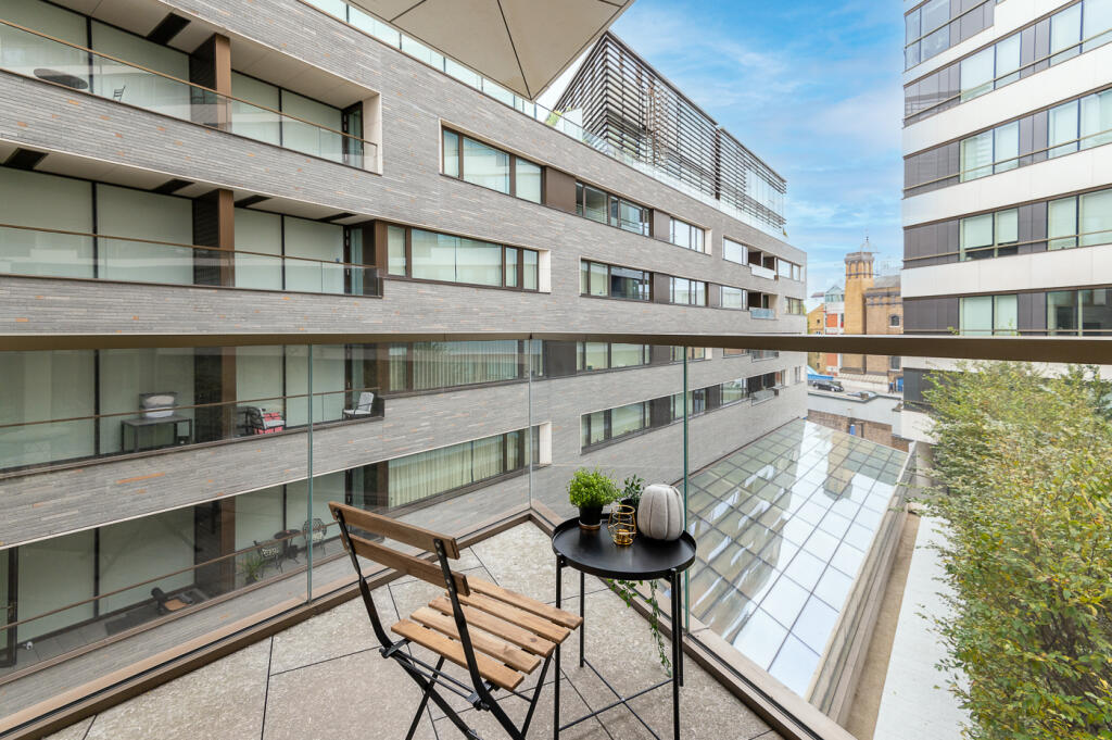 Apartment in London - View 5