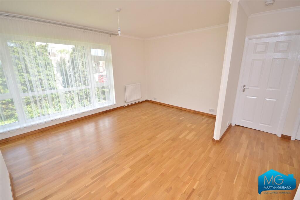 Apartment in London, High Barnet - View 2