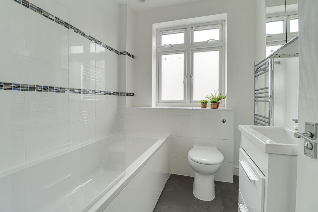 Additional image 14 of Laburnum Grove, Chiswell Green, St Albans, AL2