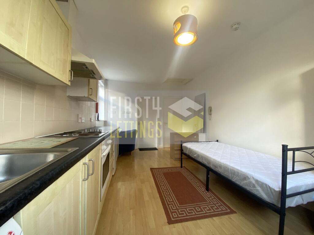 Apartment in Leicester - View 3